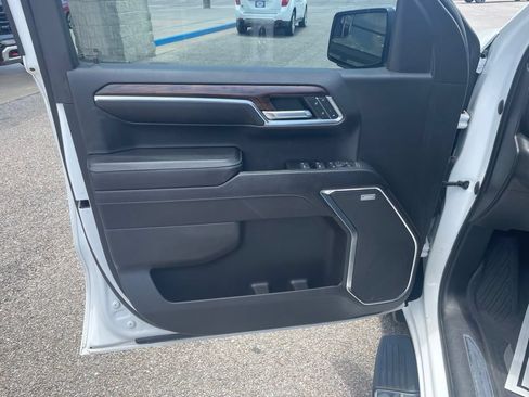 Used 2023 GMC Sierra 1500 SLT w/ SLT Convenience Package AWD/4WD image 18