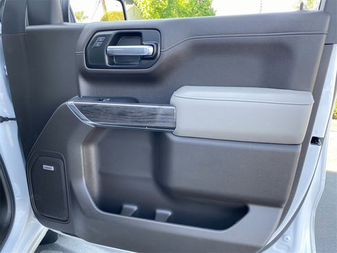 Used 2022 Chevrolet Silverado 1500 LTZ image 45