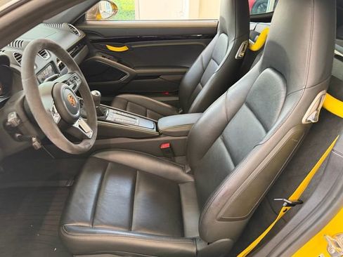 Used 2020 Porsche 718 Cayman RWD image 6