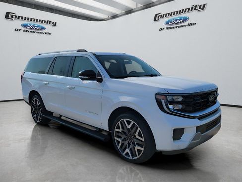 New 2026 Ford Expedition Max Platinum image 3