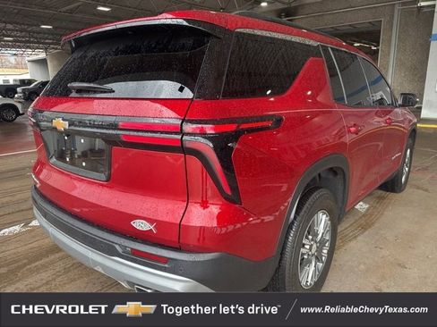 Certified 2025 Chevrolet Traverse LT w/ Driver Confidence Package image 7