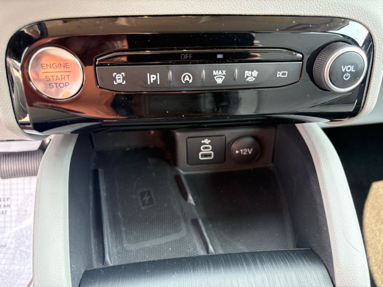 Used 2024 Ford Escape Platinum AWD/4WD image 24