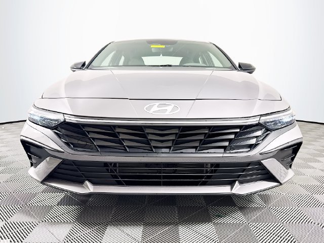 New 2025 Hyundai Elantra SEL FWD image 10