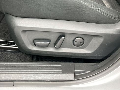 Used 2024 Nissan Rogue SV FWD image 20