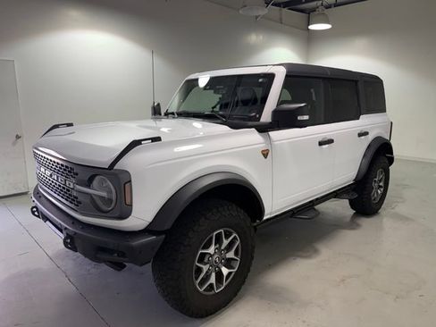 Used 2024 Ford Bronco Badlands AWD/4WD image 3