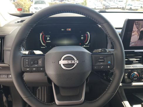 New 2026 Nissan Pathfinder Platinum image 11