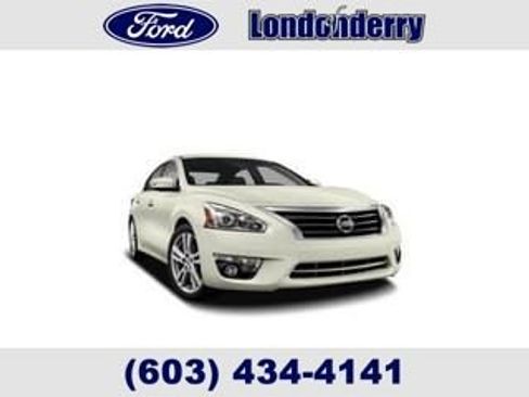 Used 2013 Nissan Altima 2.5 SL w/ Technology Pkg image 1