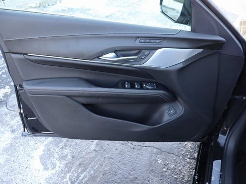 Used 2025 Cadillac CT4 Premium Luxury image 5