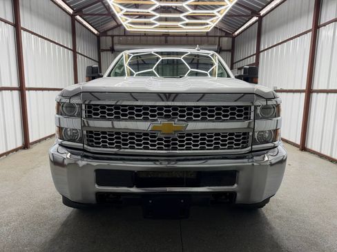 Used 2019 Chevrolet Silverado 2500 W/T image 2
