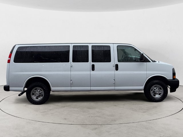 Used 2023 Chevrolet Express 3500 LS w/ Cold Climate Package RWD image 4