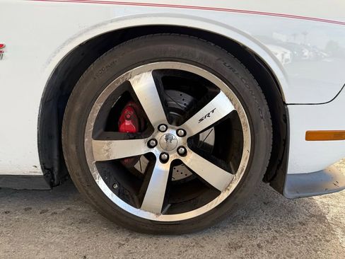 Used 2013 Dodge Challenger SRT8 w/ Harman Kardon Audio Group image 10