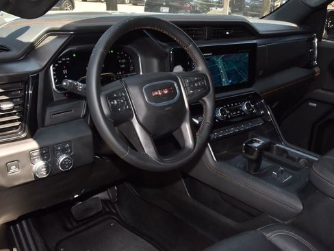 Used 2025 GMC Sierra 1500 AT4 w/ AT4 Premium Package AWD/4WD image 34