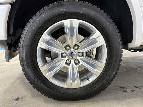 Used 2019 Ford F150 Platinum w/ Equipment Group 701A Luxury image 19