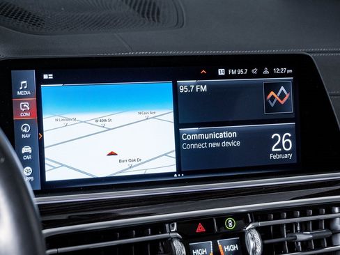 Used 2020 BMW X5 M50i w/ Executive Package image 22