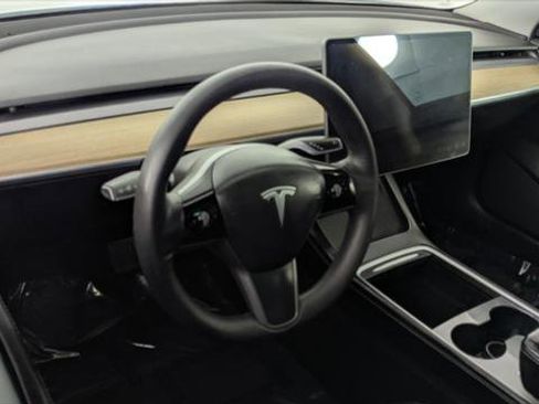 Used 2021 Tesla Model 3 Standard Range Plus image 23