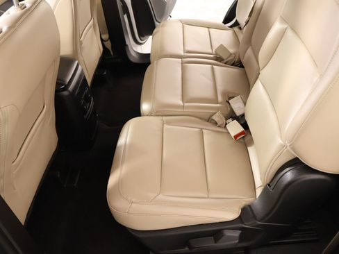 Used 2024 Ford Explorer XLT w/ Equipment Group 202A image 12