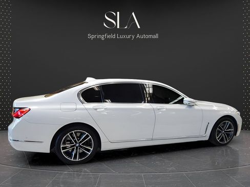 Used 2021 BMW 750i xDrive w/ Executive Package AWD/4WD image 8