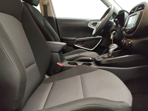 Used 2021 Kia Soul LX FWD image 21