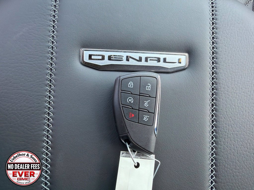 New 2026 GMC Yukon Denali w/ Denali Reserve Package AWD/4WD image 38