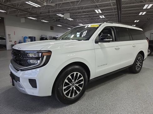 Used 2025 Ford Expedition Max Platinum AWD/4WD image 3