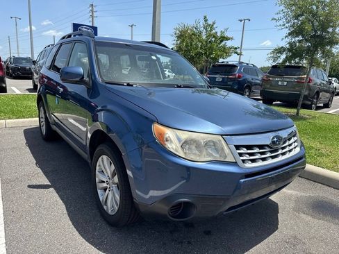 Used 2013 Subaru Forester 2.5X Premium w/ All-Weather Pkg AWD/4WD image 2