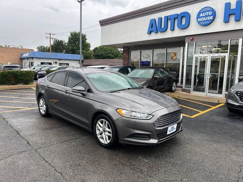 Used 2014 Ford Fusion SE FWD image 3