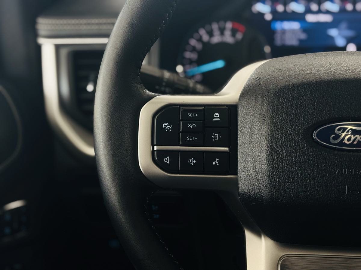 Used 2024 Ford Expedition Max XLT AWD/4WD image 52