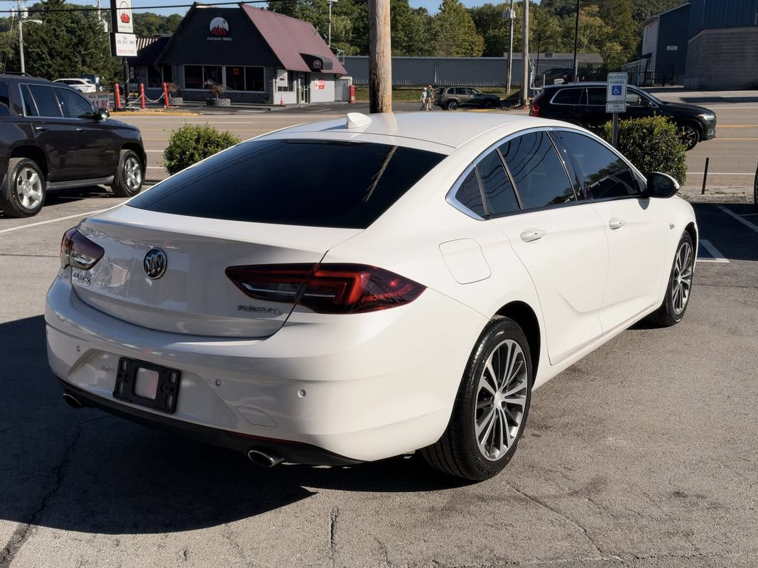 Used 2018 Buick Regal Essence w/ Driver Confidence Package #1 FWD image 6