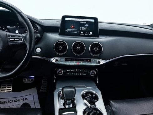 Used 2020 Kia Stinger GT2 image 8