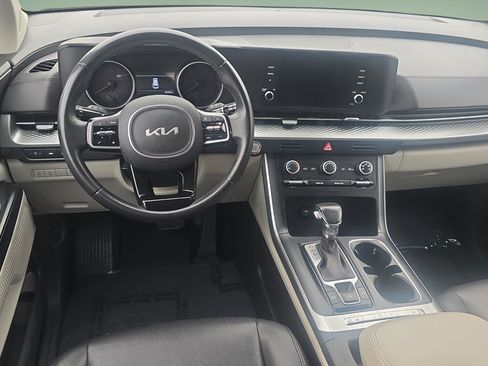 Used 2023 Kia Carnival LX FWD image 17