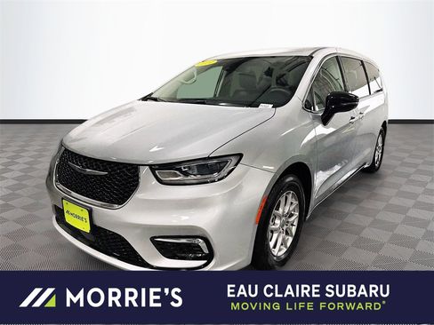 Used 2024 Chrysler Pacifica Touring-L image 1