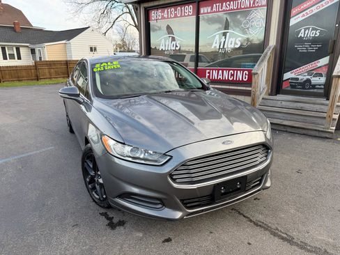 Used 2014 Ford Fusion SE image 2