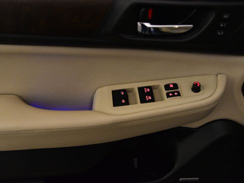 Used 2017 Subaru Outback 2.5i Limited image 11