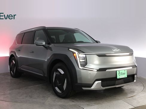 Used 2024 Kia EV9 Wind AWD/4WD image 13