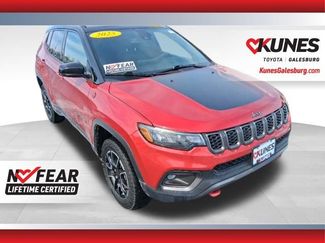 Used 2025 Jeep Compass Trailhawk video 1