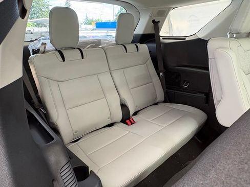 New 2026 Ford Explorer Platinum w/ LUX Leather Package AWD/4WD image 32