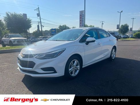 Certified 2018 Chevrolet Cruze LT w/ Convenience Package FWD image 3