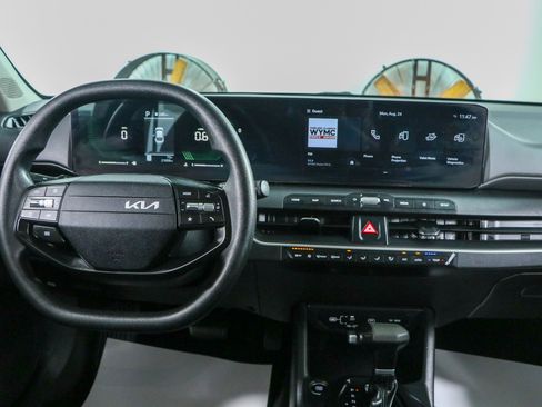Used 2025 Kia K4 FWD image 17