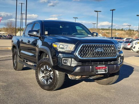 Used 2019 Toyota Tacoma TRD Off-Road AWD/4WD image 2