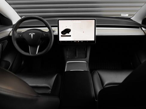 Used 2021 Tesla Model 3 Standard Range Plus RWD image 16