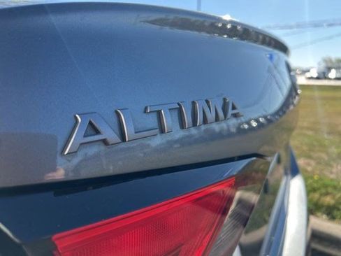 Used 2024 Nissan Altima 2.5 SV image 46