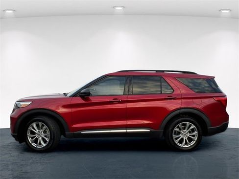 Used 2020 Ford Explorer XLT w/ Equipment Group 202A image 13