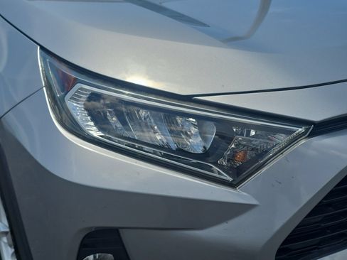 Used 2021 Toyota RAV4 XLE w/ Convenience Package FWD image 7