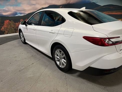 Used 2025 Toyota Camry LE FWD image 8