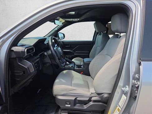 Certified 2025 Toyota Tacoma SR5 AWD/4WD image 15
