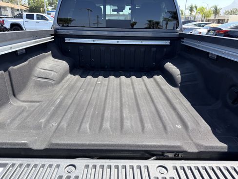 Used 2024 Nissan Frontier SV w/ SV Convenience Package RWD image 17