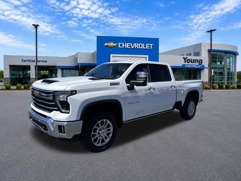 Used 2025 Chevrolet Silverado 3500 LTZ w/ LTZ Plus Package AWD/4WD image 3