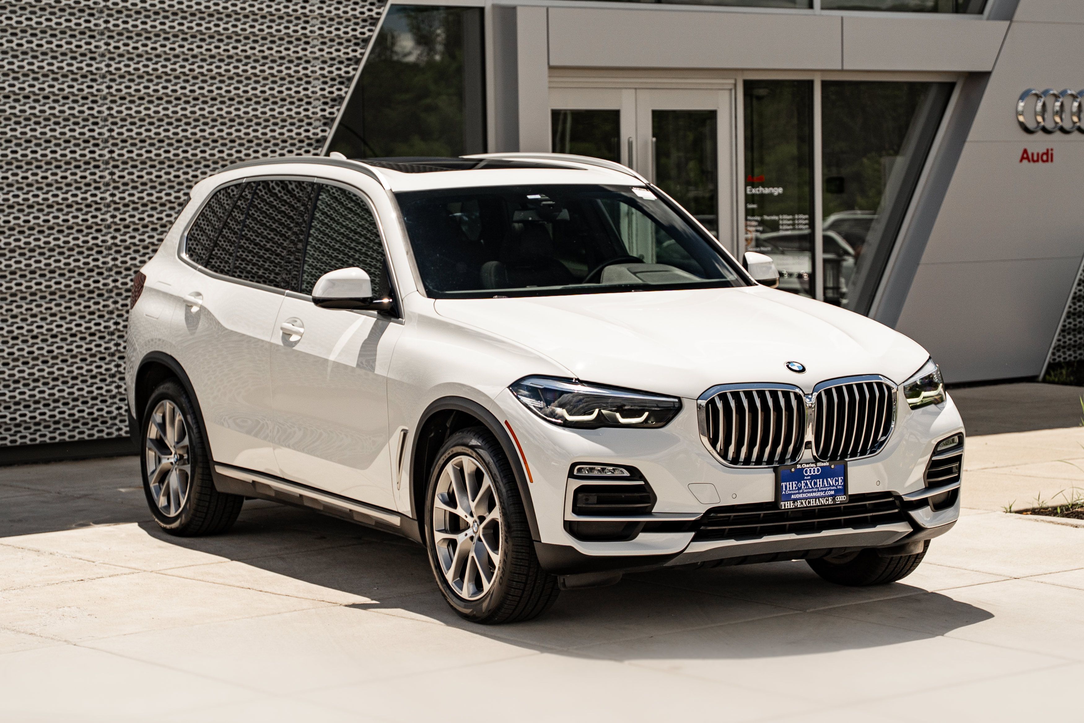 Used 2021 BMW X5 xDrive40i w/ Convenience Package AWD/4WD image 2