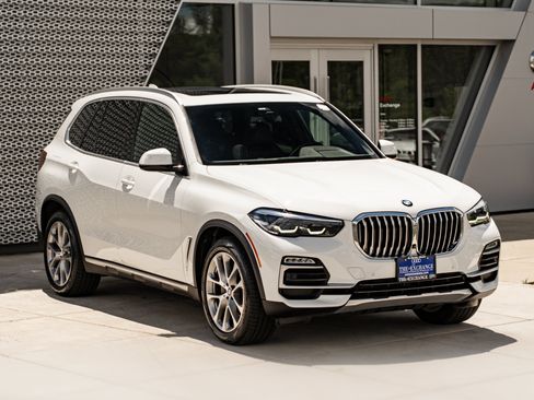 Used 2021 BMW X5 xDrive40i w/ Convenience Package AWD/4WD image 2