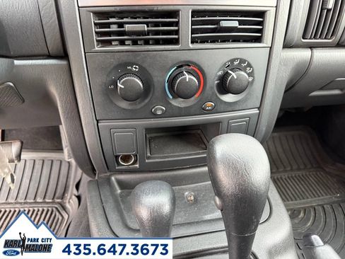 Used 2004 Jeep Grand Cherokee Laredo w/ Convenience Group AWD/4WD image 19